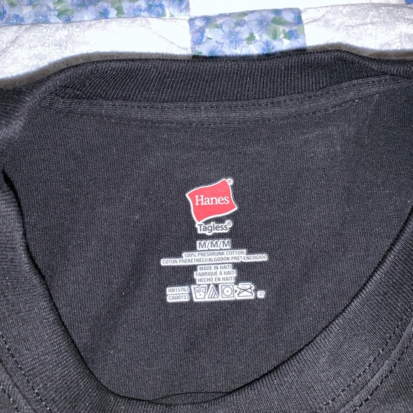 Breast cancer awareness t shirt - Picture 3 of 3